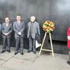 Đại sứ Vũ Quang Minh (thứ ba từ trái sang) phát biểu tại lễ kỷ niệm. (Ảnh: Lê Phương/Vietnam+)