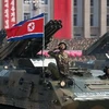 Các xe tăng của CHDCND Triều Tiên tại lễ duyệt binh. (Nguồn: AFP/TTXVN)