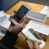 iPhone 5 xách tay đang "hưởng lợi" từ hàng chính hãng? (Ảnh: T.H/Vietnam+)