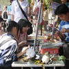 Chợ Tết 27, tổ chức ngày 27 tháng Chạp năm 2010. (Ảnh: Nguyễn Hà/Vietnam+).