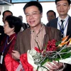 Giáo sư Ngô Bảo Châu đặt chân về tới sân bay Nội Bài. (Ảnh: Sơn Bách/Vietnam+).