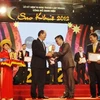 Phó Thủ tướng Chính phủ Nguyễn Thiện Nhân trao giải thưởng Sao Khuê cho doanh nghiệp, cá nhân. (Ảnh: Việt Hùng/Vietnam+)