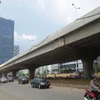Cầu trên cao Mai Dịch - Trung Hòa chuẩn bị thông xe vào 10/10 sẽ giúp giảm tải trọng cho nhiều tuyến đường. (Ảnh: Việt Hùng/Vietnam+)