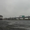 Bề mặt đường cao tốc Cầu Giẽ - Ninh Bình vẫn bị bong tróc nham nhở. (Ảnh: Việt Hùng/Vietnam+) 
