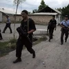 Cảnh sát Kyrgyzstan tuần tra tại thành phố Osh. (Nguồn: AFP/TTXVN)