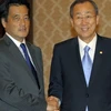 Tổng thư ký Liên hợp quốc Ban Ki-Moon (phải) và Ngoại trưởng Nhật Bản Katsuya Okada (trái) tại Tokyo ngày 3/8. (Ảnh: AFP/TTXVN)