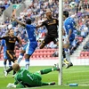Hàng thủ của Wigan hoàn toàn bất lực trước các pha tấn công của Chelsea. (Nguồn: Getty images)