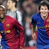 Samuel Eto (trái) và Lionel Messi thời còn đá cặp tại Barcelona. (Nguồn: AP)