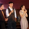 Nam diễn viên Ngô Ngạn Tổ (giữa) giao lưu với khán giả Việt Nam. (Nguồn: Mai Anh/Vietnam+)