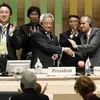 Bộ trưởng Môi trường Nhật Bản Ryu Matsumoto (giữa) tại hội nghị. (Nguồn: AP)