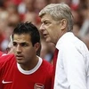Wenger (phải) luôn tin tưởng vào cậu học trò Fabregas. (Nguồn: Reuters)