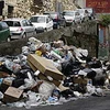 Rác thải chất đống ở đường phố Napoli. (Nguồn: Internet)