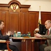 Tổng thống Nga Medvedev và Chủ tịch Ủy ban Trung ương KPRF, ông Ghennady Ziuganov. (Nguồn: Internet)
