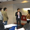 Giám đốc điều hành của Crosscorp Singapore, ông Motofumi Shoji giới thiệu về lĩnh vực văn phòng. (Nguồn: PV/Vietnam+)