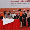 Lễ ký cam kết. (Ảnh: Thu Hằng/Vietnam+)