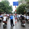 Phân làn giao thông trên tuyến phố Huế-Hàng Bài. (Ảnh: Thế Duyệt/TTXVN)