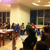 Không khí lo ngại và căng thẳng của cuộc họp của cư dân Keangnam tối 9/3 tại phòng sinh hoạt chung. (Ảnh: PV/Vietnam+)