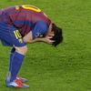 Messi ôm mặt đau đớn đón nhận thất bại. (Nguồn: Getty)