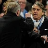 Sir Alex nổi điên với Mancini. (Nguồn: Getty)