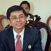 Viện trưởng Khlot Thyda, Viện sỹ Tech Samnang. (Ảnh: Xuân Khu/Vietnam+) 