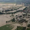 Nước lũ tràn ngập một vùng rộng lớn của thành phố Kryms. (Ảnh: Internet)