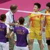 Trọng tài nhắc nhở các vận động viên Trung Quốc thi đấu thiếu tích cực (Nguồn: Reuters)