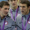 Ryan Lochte và Michael Phelps cạnh tranh nhau khôc liệt ở nội dung 200m hỗn hợp. (Nguồn: AP)