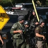 Cảnh sát gác trước Đền thờ Wisconsin sau vụ xả súng. (Nguồn: AFP/TTXVN)