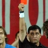 Trọng tài Byron Moreno là nỗi ác mộng với đội tuyển Italy. (Nguồn: worldcupblog.org)
