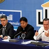 Ba trong số bốn trưởng đoàn tại buổi họp báo. (Ảnh: Bộ ngoại giao Ecuador) 