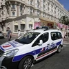 Cảnh sát Pháp điều tra trước cửa Khách sạn Carlton. (Nguồn: AP)