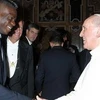 Balotelli gặp gỡ Giáo hoàng Francis tại Vatican. (Nguồn: AP)