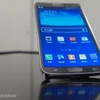 Samsung bất ngờ ra smartphone màn hình OLED cong