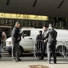 Cảnh sát có mặt tại Quảng trường Thời đại hôm 30/12. (Ảnh: Reuters)