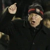 Huấn luyện viên Ferguson liên tục có những phản ứng với trọng tài trong trận đấu giữa Manchester United và Birmingham. (Ảnh: Reuters)