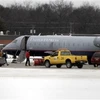 Cảnh sát đã có mặt tại sân bay Cherry Capital ở thành phố Traverse, bang Michigan. (Ảnh: AP)