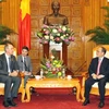 Phó Thủ tướng Nguyễn Sinh Hùng tiếp tiến sĩ Francis Gurry - Tổng Giám đốc WIPO làm trưởng đoàn. (Ảnh: Thái Bình/TTXVN)
