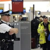 Sân bay Heathrow đã chính thức sử dụng máy soi xuyên quần áo. (Ảnh: AP)