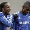 Niềm vui của Drogba và Salomon Kalou. (Ảnh: Reuters)
