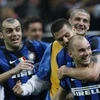 Niềm vui của các cầu thủ Inter sau chiến thắng. (Ảnh: Reuters)