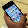 Vừa mới ra đời, điện thoại của Apple đã gặp trục trặc đáng lo ngại. (Nguồn: Reuters)