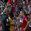 Joe Cole nhận thẻ đỏ trong trận Liverpool hòa Arsenal. (Nguồn: Dailymail.co.uk)