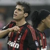 Ronaldinho và Kaka - ai sẽ là người thích hợp với AC Milan ở thời điểm này? (Nguồn: AP)