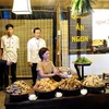 Gian hàng ẩm thực của Quán ăn Ngon 18 Phan Bội Châu. (Ảnh: Thanh Hà/TTXVN)