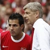 Wenger và học trò cưng Fabregas. (Nguồn: Reuters)