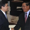 Thủ tướng Campuchia Hun Sen và Thủ tướng Thái Lan Abhisit Vejjajiva. (Nguồn: Reuters)