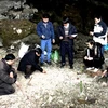 Đoàn khảo sát phát hiện nhiều dấu tích của người Việt cổ tại hang Ốc, xóm Phố, xã Bình Long (Võ Nhai). (Nguồn: Báo Thái Nguyên)