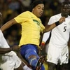 Ronaldinho trở lại ấn tượng. (Nguồn: AP)