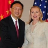 Ông Dương Khiết Trì và bà Hillary Clinton. (Nguồn: Getty Images)