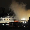 Hiện trường chiếc tàu thủy bị cháy. (Nguồn: en.rian.ru)
